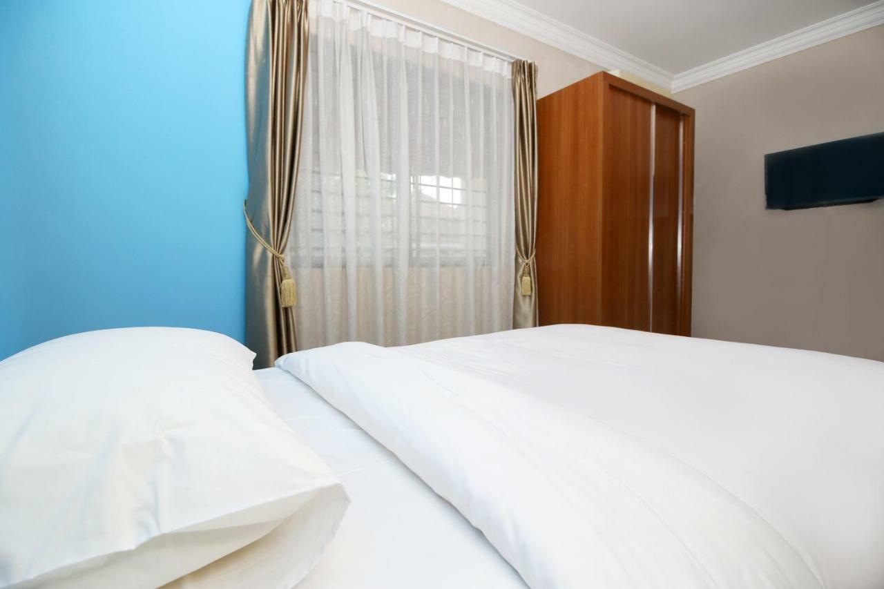 Safina Inn Syariah Sekupang Batam Eksteriør billede